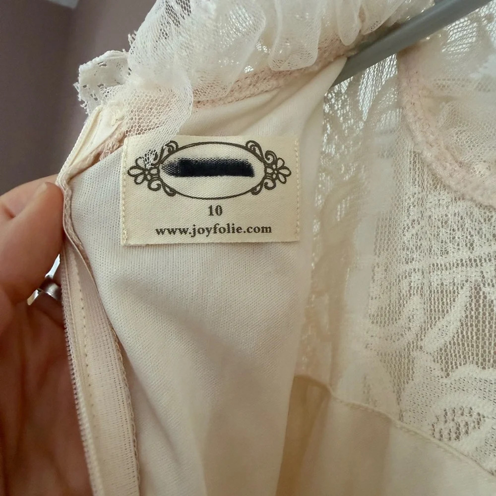 Joyfolie Ivory Lace Petticoat with Ruffle Neckline